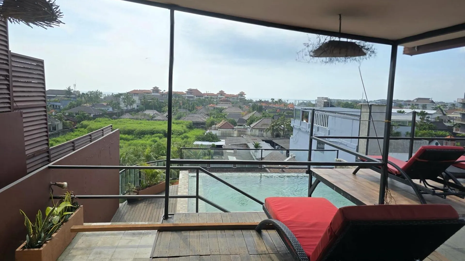 Hotel Sky Suites Seminyak