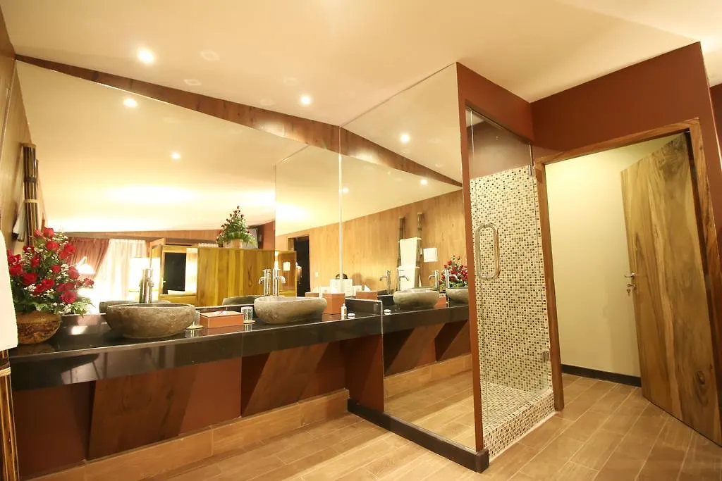 Sky Suites Seminyak 4*,