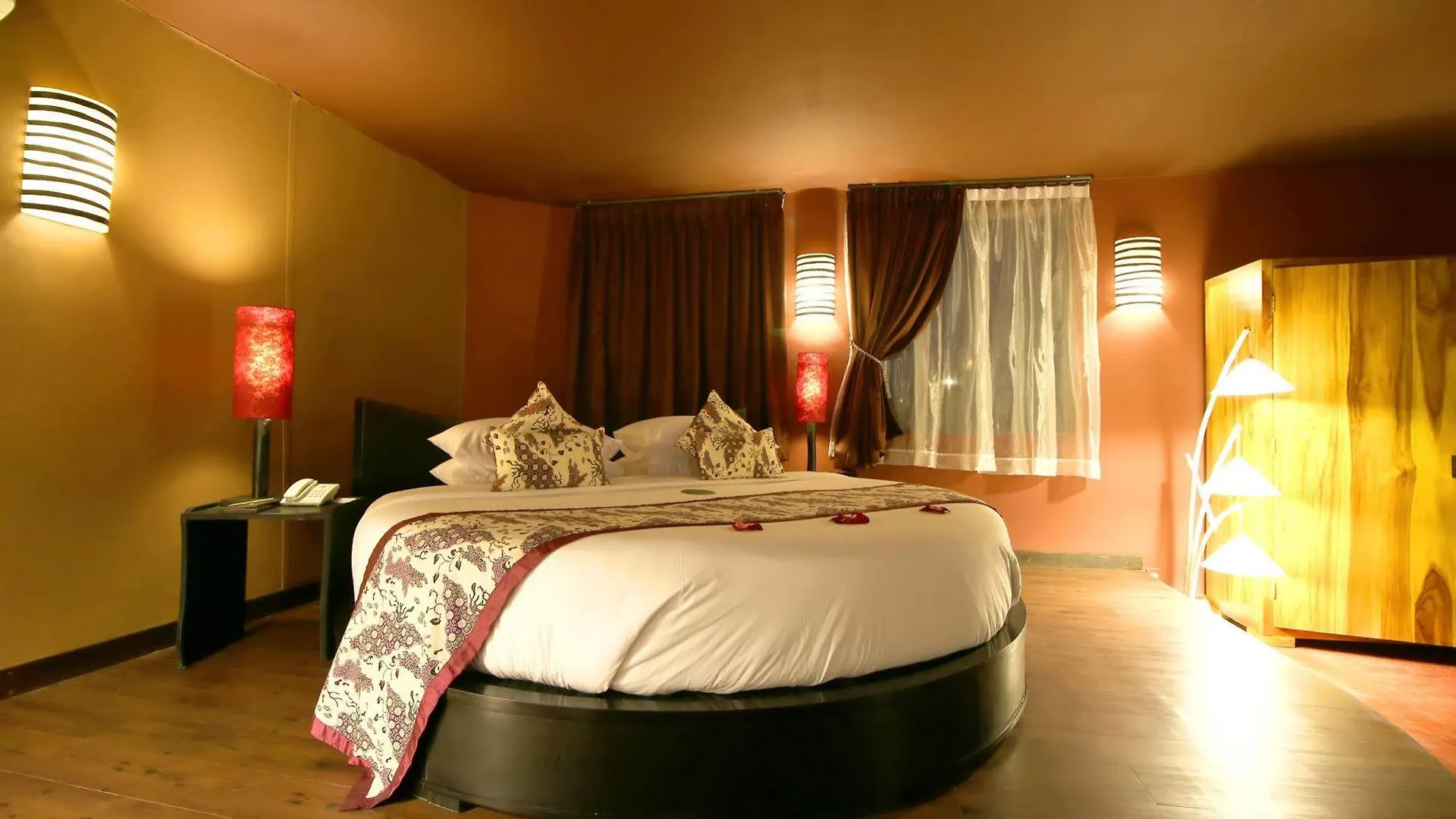 Sky Suites Seminyak Hotel